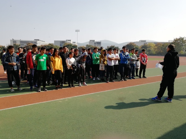 学院组织开展第五届校园马拉松裁判员培训工作
